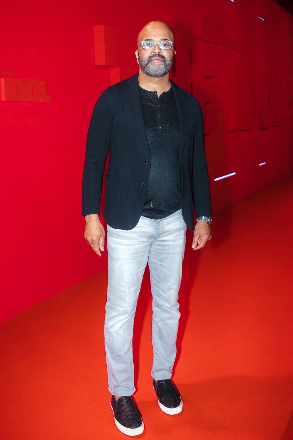 Světová premiéra prvních dvou epizod seriálu The Idol v canneském Palais des Festivals: Jeffrey Wright