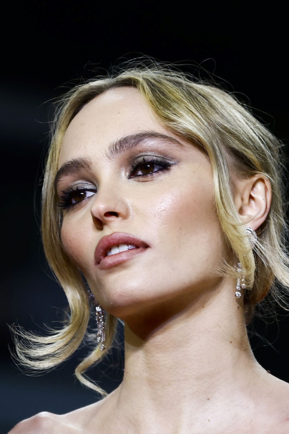 Světová premiéra seriálu The Idol v Cannes. Lily-Rose Depp