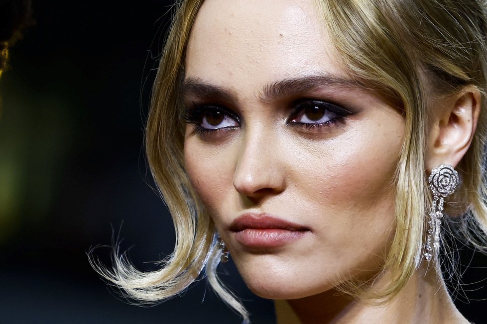 Světová premiéra seriálu The Idol v Cannes. Lily-Rose Depp