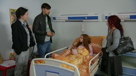 V momentě, kdy je do nemocnice přivezena zmlácená Laura, má ale Strnad opravdu velký problém!