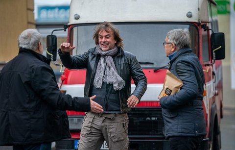 Tento týden v Ulici: Luděk začíná nečekaně žárlit, Simonin exmanžel Pepan znovu na scéně