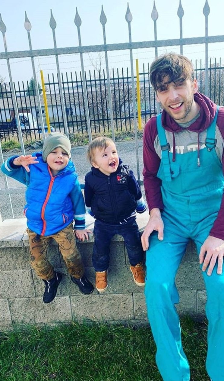 Roman Tomeš se svými dvěma syny