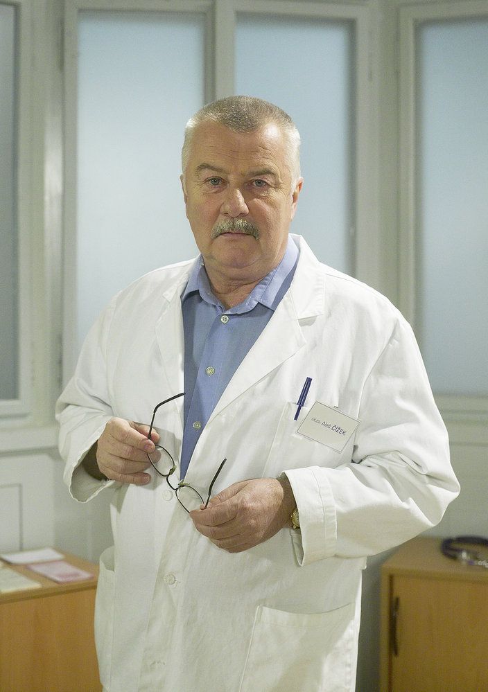 LADISLAV POTMĚŠIL (67) - Seriál: Ordinace v růžové zahradě. Coby doktor Čížek v listopadu 2008 zemřel na infarkt způsobený elektrickým proudem.