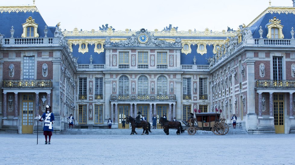 Seriál Versailles