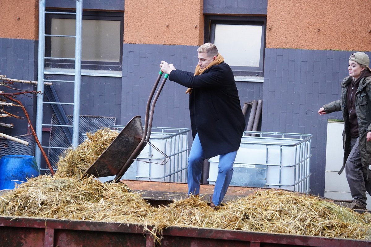 Herec zahučel do jámy a neštěstí bylo hotovo.