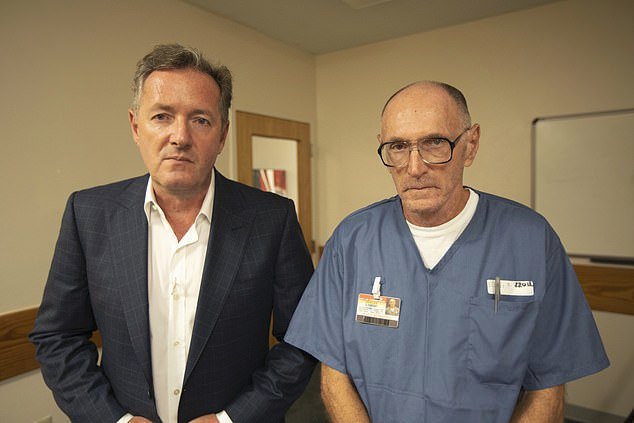Novinář Piers Morgan a sériový vrah Bernard Giles (65)