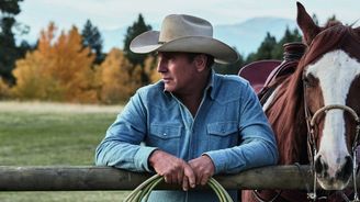 Kevin Costner zase bojuje v koňském sedle. Seriál Yellowstone je něco mezi Dallasem a Tancem s vlky