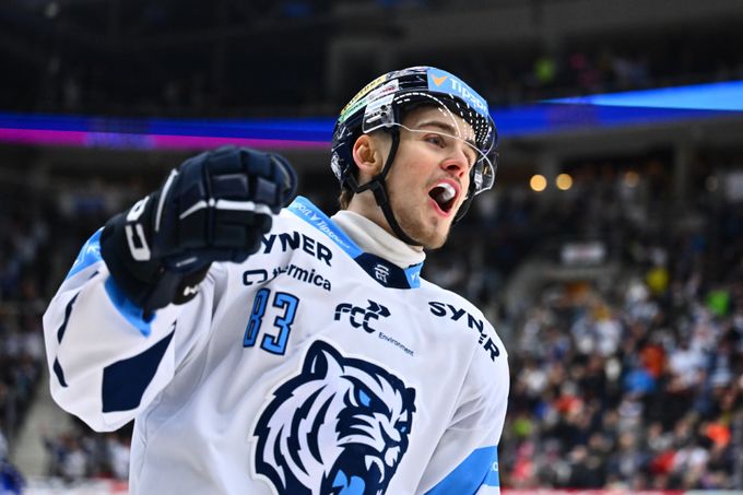 ONLINE: Dynamo vede v Olomouci, Motor ztrácí s Kladnem. Liberec - Kometa 2:0 ONLINE: Dynamo vede v Olomouci, Motor ztrácí s Kladnem. Liberec - Kometa 2:0