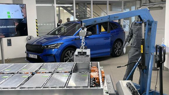 Opravitelné elektromobily často míří na šrotiště. Zbytečně