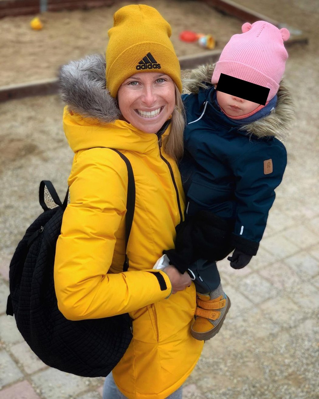 Andrea Sestini Hlaváčková ukázala, jak to jde její dcerce Bibi na kurtu