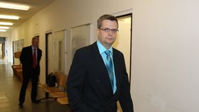 Lékař rumburské nemocnice Jan Novák při příchodu k soudu
