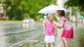 Neděle přinese nejvýš 20 °C, na Moravě proprší. Se suchem to „nehne“