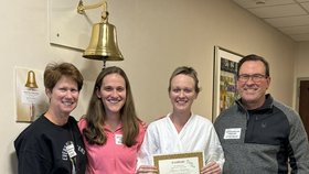 V nemocnici bojovaly společně.