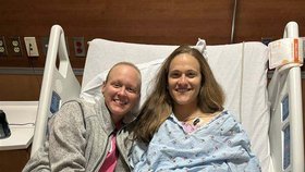 V nemocnici bojovaly společně.