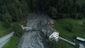 U švýcarského Bonda došlo k sesuvu kamení a bahna