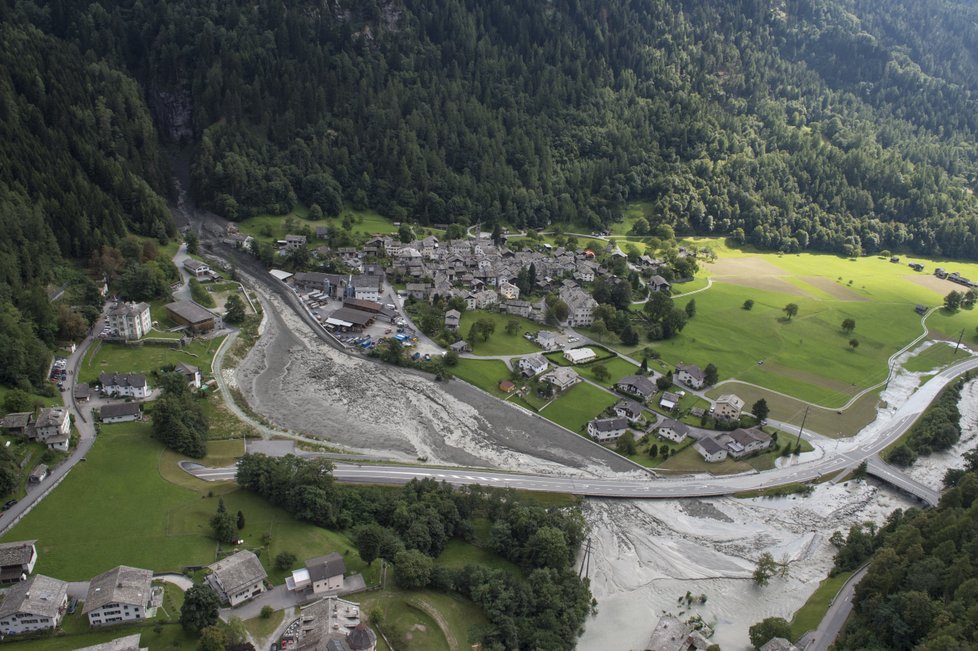 U švýcarského Bonda došlo k sesuvu kamení a bahna.