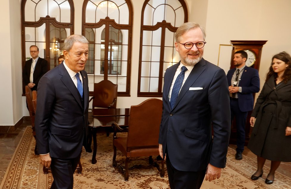 Setkání premiéra Petra Fialy (ODS) s tureckým ministrem obrany Hulusi Akarem (17.1.2023)