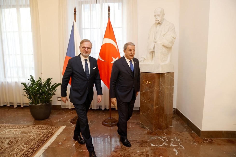 Setkání premiéra Petra Fialy (ODS) s tureckým ministrem obrany Hulusi Akarem (17.1.2023)