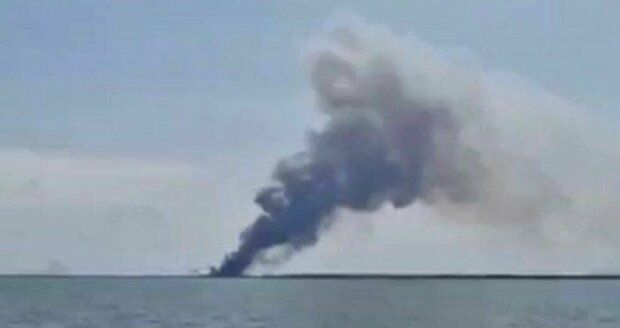 ONLINE: Do moře u Krymu se zřítil ruský vojenský letoun. A Česko podepsalo smlouvy o munici?