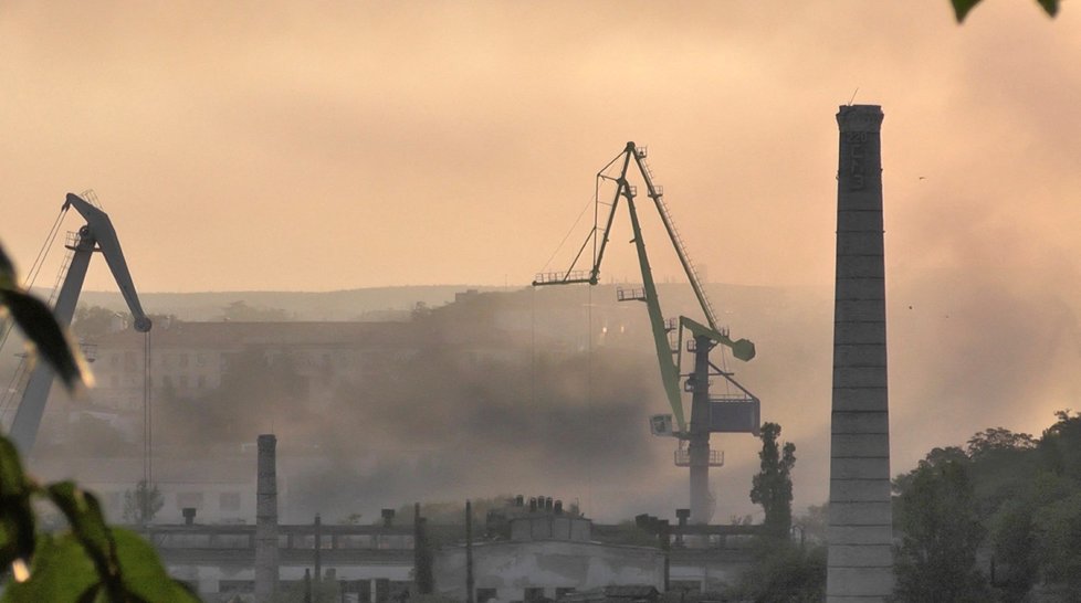 Sevastopolské doky poškozené ukrajinským úderem (13. 9. 2023)