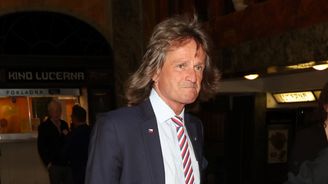 Odvolaný děkan Ševčík se vrací do vedení Národohospodářské fakulty VŠE Odvolaný děkan Ševčík se vrací do vedení Národohospodářské fakulty VŠE
