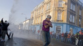 Vítězný snímek Czech Press Phota 2011. Stanislav Krupař: Z nepokojů na severu Čech