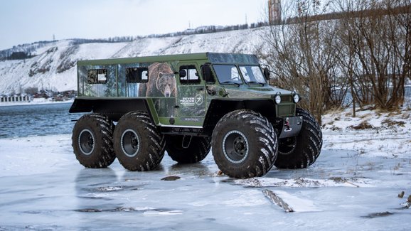 Extrémní teréňáky od Sever Trucks znáte? Ruský výrobce nabízí i šestikolku