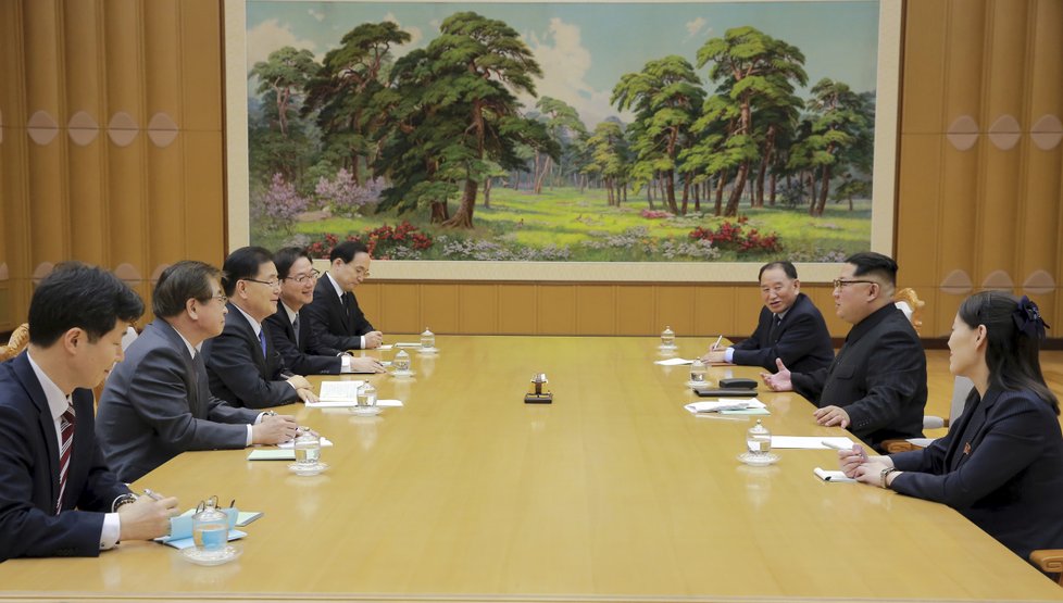 Zástupci Jižní Koreje se setkali se severokorejským vůdcem Kim Čong-unem. Ten se vyslovil pro zlepšení vztahů mezi zeměmi.