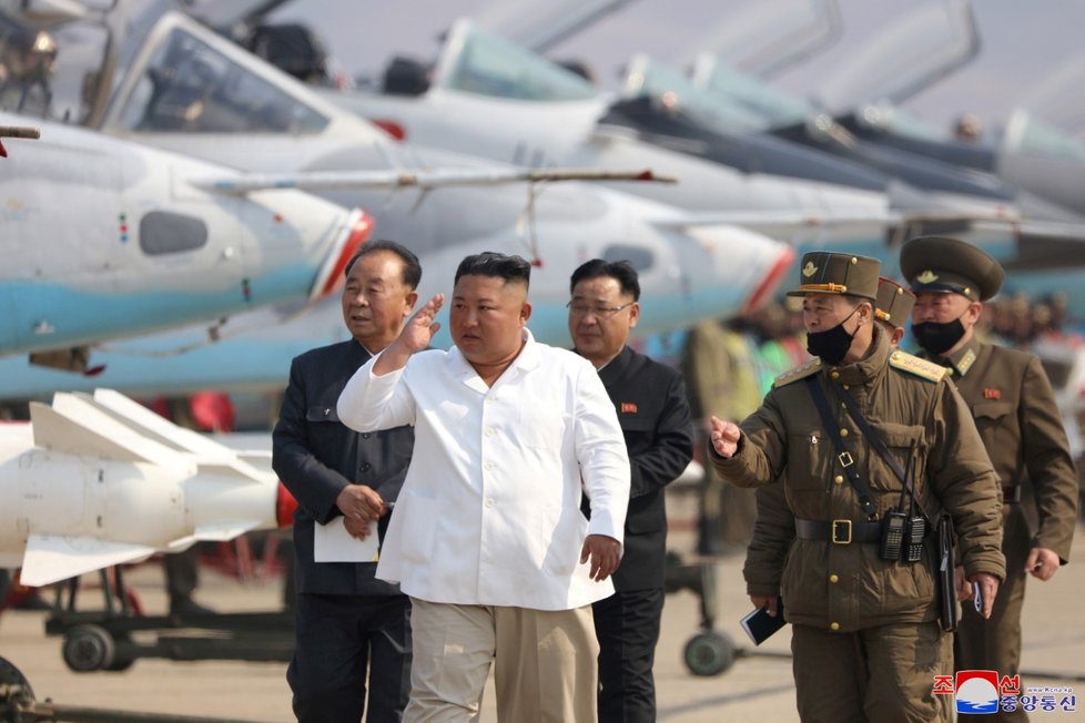 Severokorejský vůdce Kim Čong-un na snímcích z 11. dubna 2020.