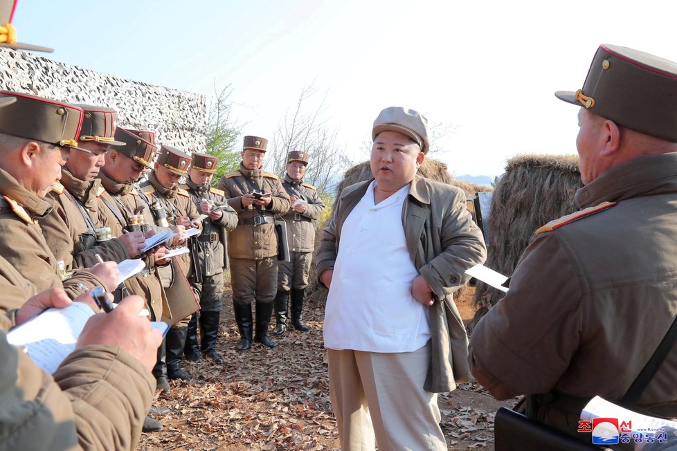 Severokorejský vůdce Kim Čong-un na snímcích z 11. dubna 2020