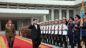 Severokorejský vůdce Kim Čong-un: Jeho země přijde kvůli novým sankcím o miliardu dolarů.