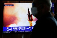 Kim opět testuje zbraně: KLDR odpálila tři rakety, týden po dvou střelách
