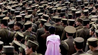 Zakázané fotky ze Severní Koreje: Polský fotograf propašoval snímky, které měly být zničeny Zakázané fotky ze Severní Koreje: Polský fotograf propašoval snímky, které měly být zničeny