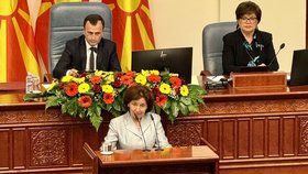 Gordana Siljanovská-Davkovová přísahala vědomě neexistujícímu státu (12. 5. 2024).
