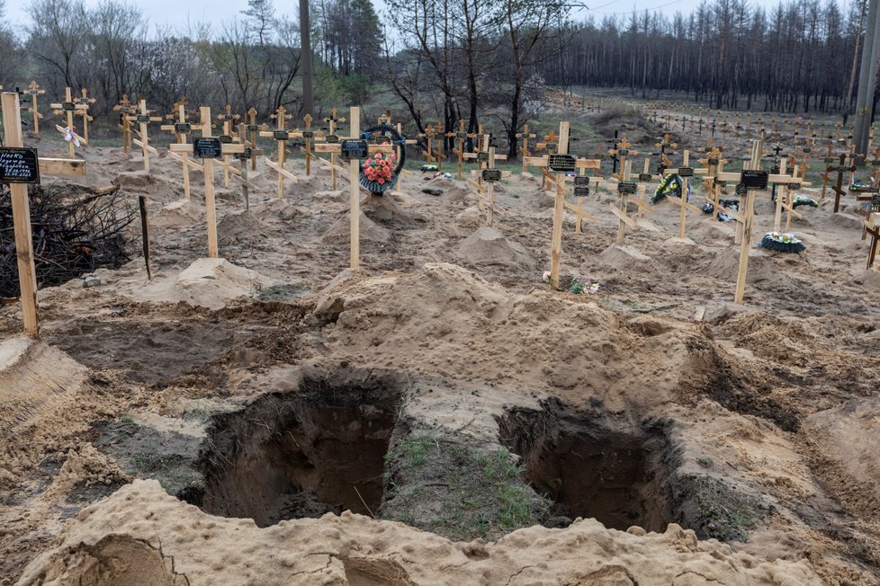 Poblíž kostela u Sjevjerodonecka vyrostl nový hřbitov.