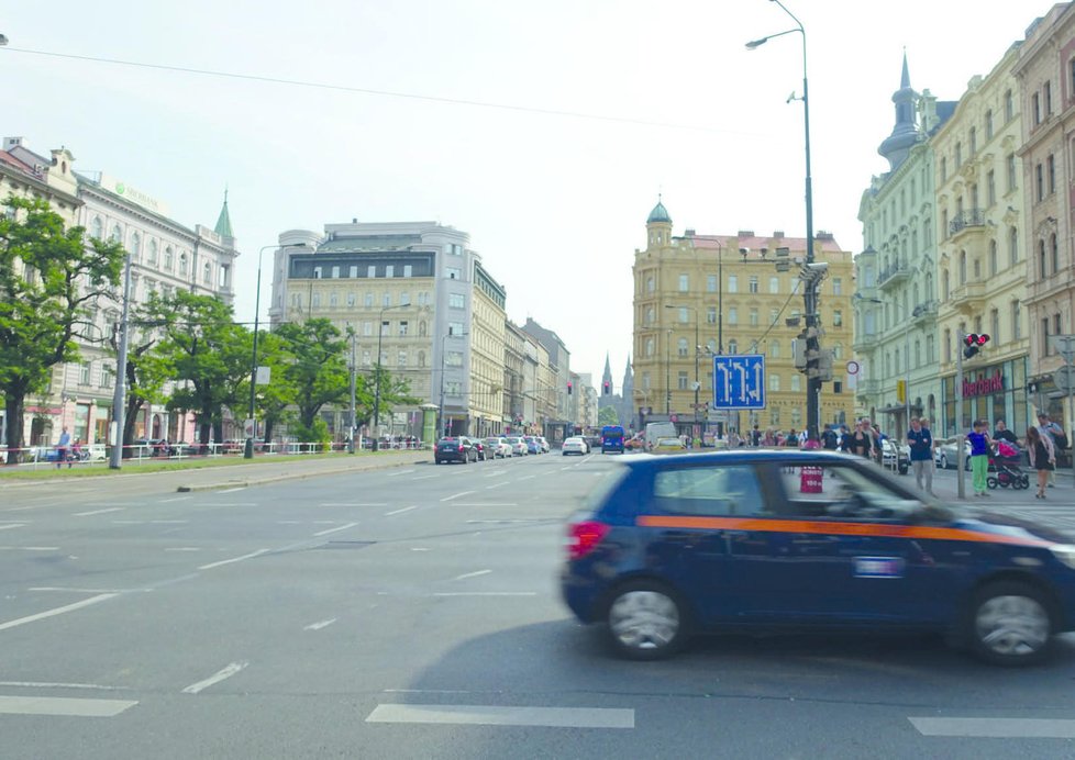 Magistrála je v pražském centru plná nelogických řešení a zbytečných bariér.