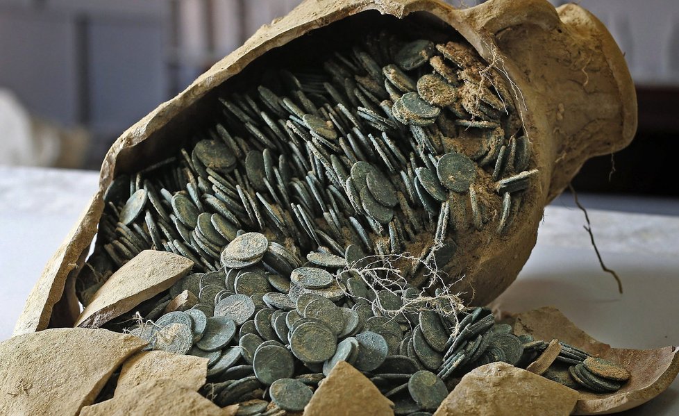 Unikátní nález ve Španělsku: Našli 600 kg těžký poklad.