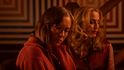 Hannah Einbinder, Gillian Anderson ve filmu Sex a smrt v kempu Miasma Hannah Einbinder, Gillian Anderson ve filmu Sex a smrt v kempu Miasma