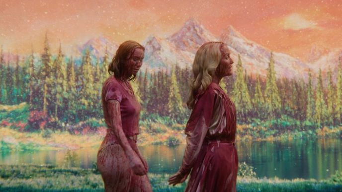 Hannah Einbinder, Gillian Anderson Hannah Einbinder, Gillian Anderson