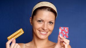 Dvojí kondom jako dvojí ochrana? Pozor na nebezpečné mýty o antikoncepci!