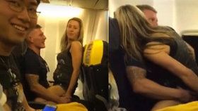 Pár, který údajně souložil v letadle RyanAir prý sex vůbec neměl.