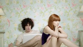 Výzkum ukázal, že 35 % zúčastněných porno sleduje, 64 % se bez něj obejde. Podle sexuologů ho mají v oblibě víc muži.