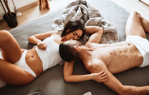 Objevte novou vlnu slasti! 5 tipů na sex v extrémním horku