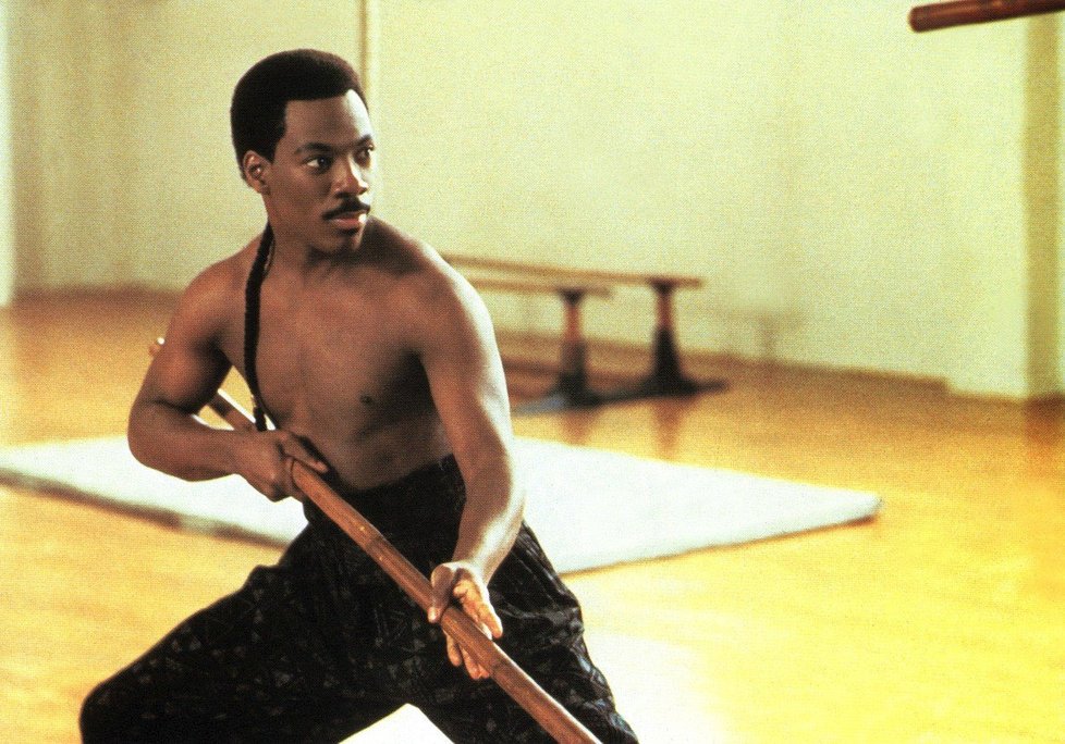 1988 – Eddie Murphy okouzlil ve filmu Cesta do Ameriky