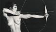 ROBERT MAPPLETHORPE - &#39;BOW AND ARROW&#39;; vydraženo za 23,750 liber