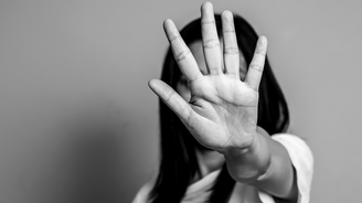 „Když křičí ne, myslí ano!“ Nejhloupější řeči a mýty o sexualizovaném násilí