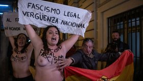 Protestovaly proti fašismu.