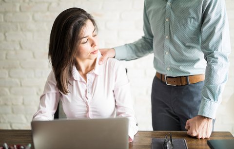 Příběh čtenářky: Svedl mě šéf! Na "památku" mi nechal dítě