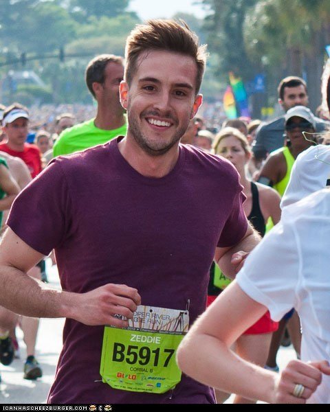 Nesmyslně fotogenický běžec maratonu