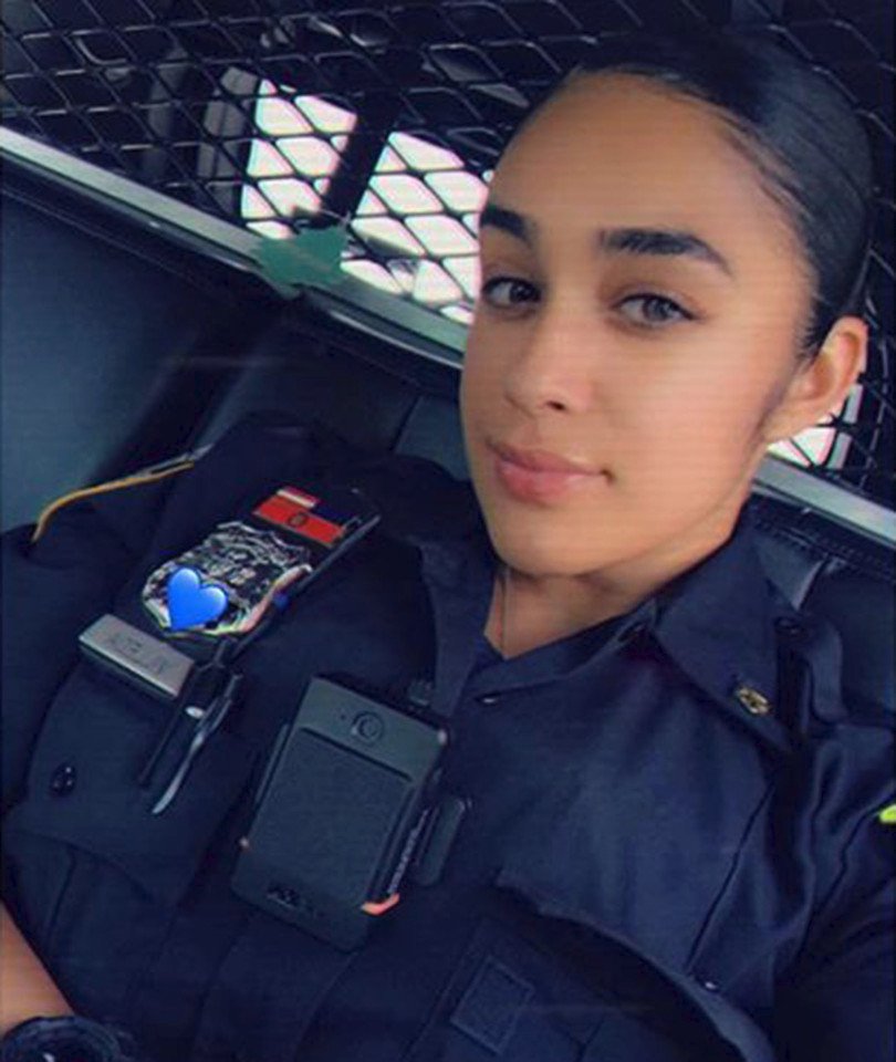 Cristina Villedaová je atraktivní policistka.